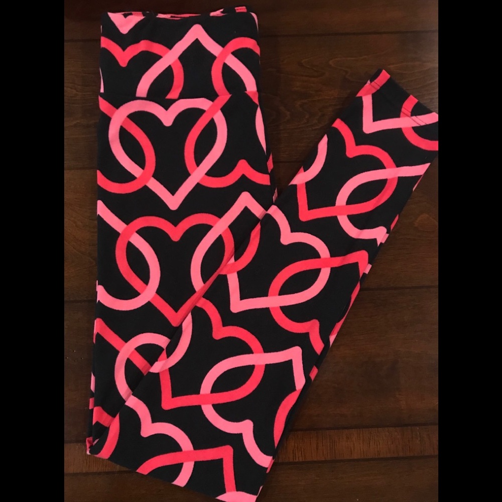 Valentine’s Day Leggings LuLaRoe One Size Black, Pink, and Red. Hearts New!